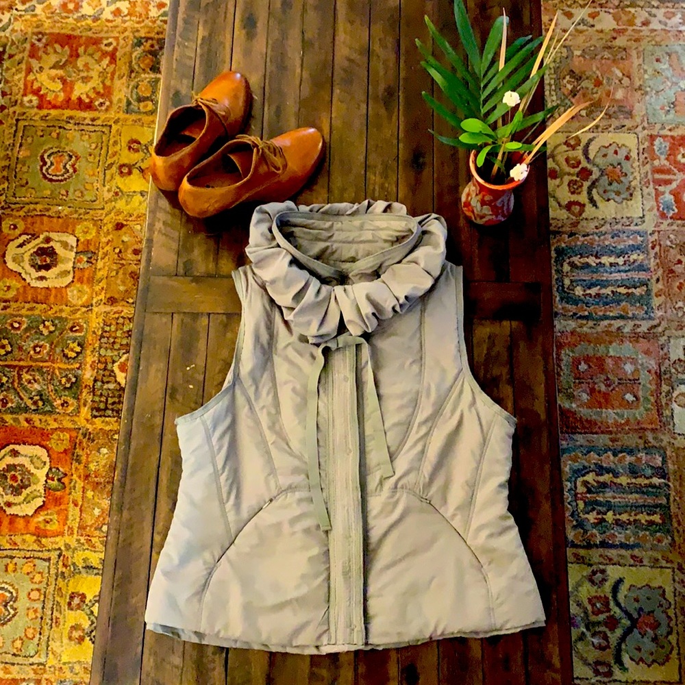Luii Puffer Jacket: Sz XL. Olive Green; Almost new condition.